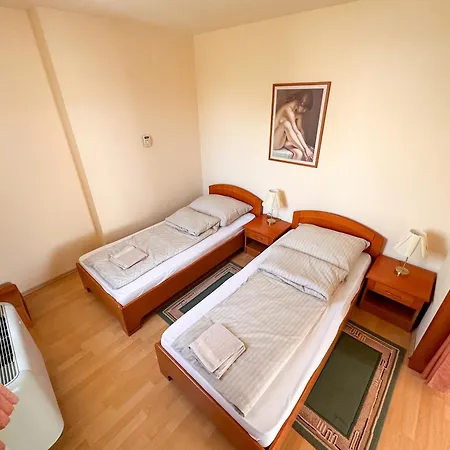 Apartment Karadi Apartmanhaz