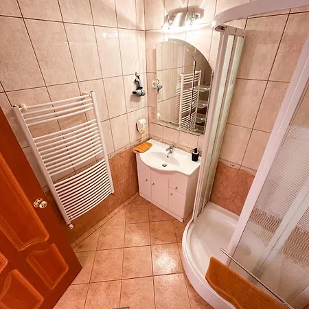 Karadi Apartmanhaz Hajduszoboszlo