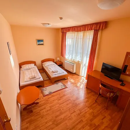 Apartment Karadi Apartmanhaz *