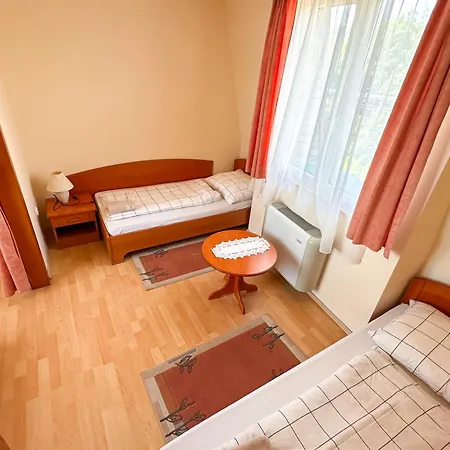 Karadi Apartmanhaz *