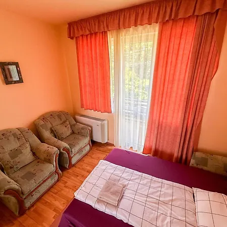 Karadi Apartmanhaz Apartment *