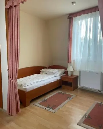 Karadi Apartmanhaz *