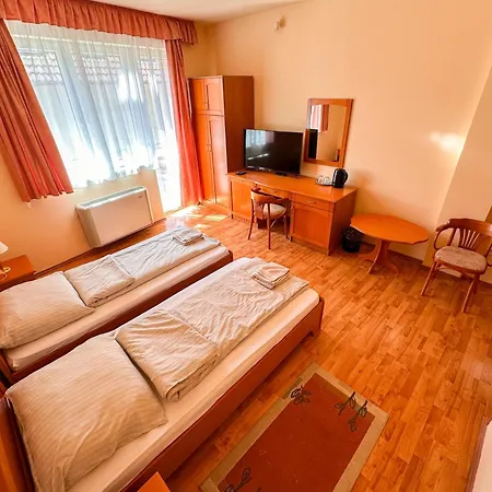Karadi Apartmanhaz